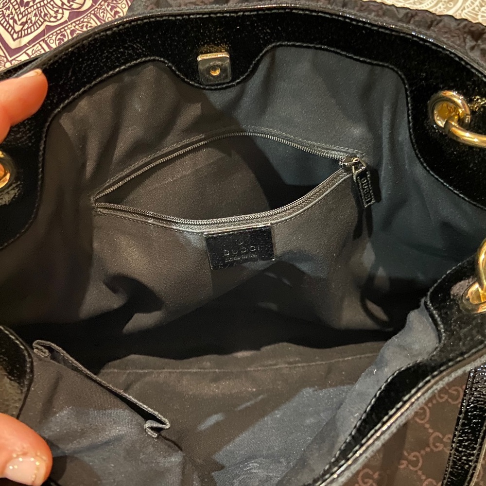 Gucci GG Shoulder Bag - Picture 3 of 15